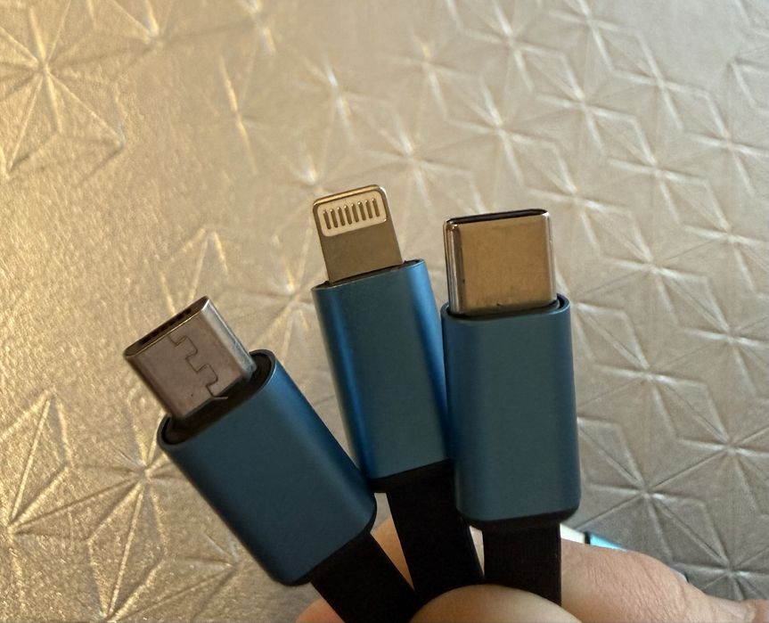 Kabel USB 3w1 (USB-A -- Micro USB / USB-C / Lightning)