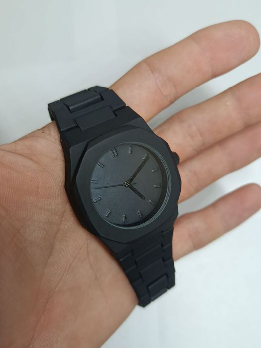 Чоловічий наручний годинник в стилі Total Black