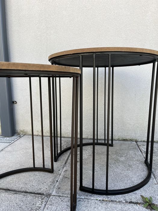 Set of 2 side tables