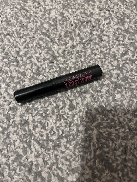 Nowy Tusz czarny do rzęs huda beauty 2 ml