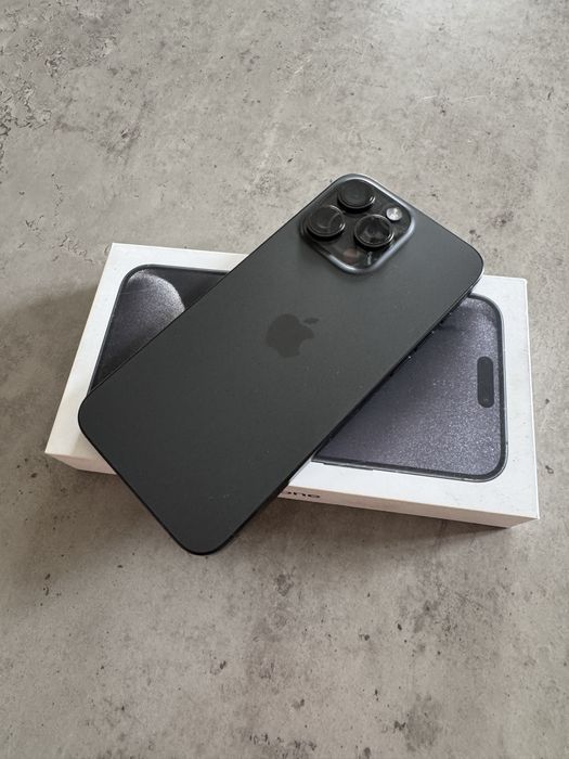 Iphone 15 pro max 256 g black tiranium