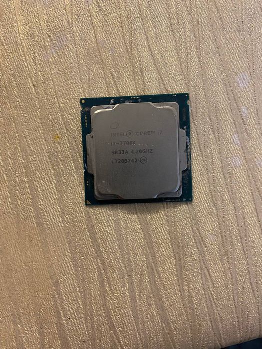 Продам процесор i7 7700k