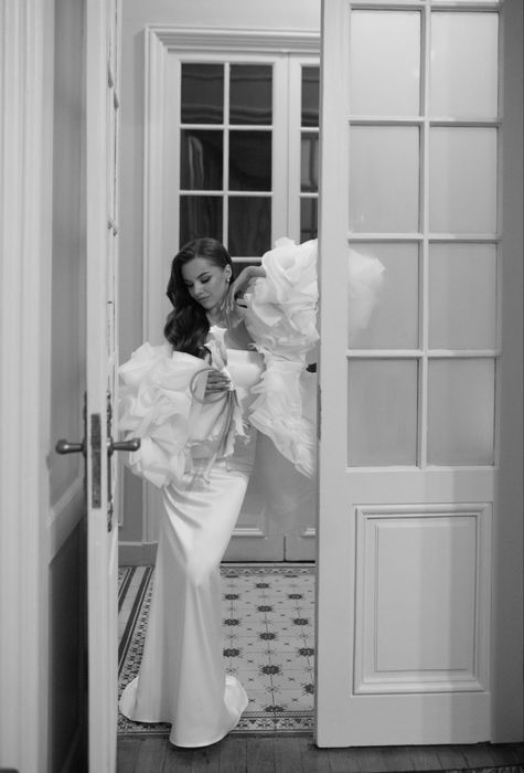 Весільна атласна сукня (рибка)