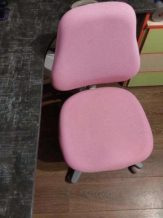 Продам ортопедичне дитяче крісло (шкільний стілець) FunDesk Primavera