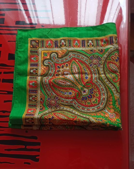 Хустки шерстяні , напівшерстяні нові