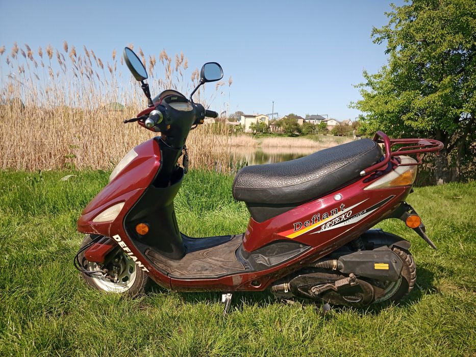 Скутер Defiant  Arteko DT50QT-4.