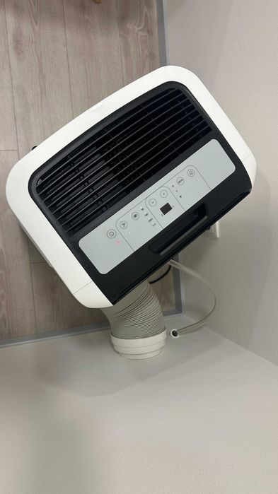 Ar condicionado portátil De’Longhi Pinguino PAC EM90K SILENT