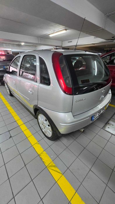 Opel Corsa C 1.2i Automático - 4 pneus novos e manuntenções em dia