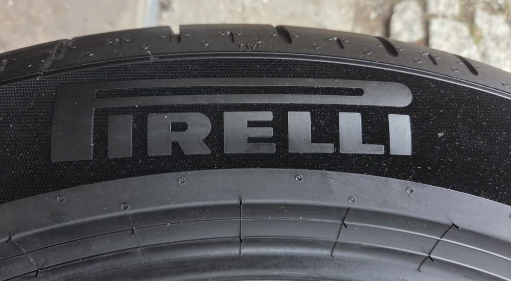 Opony letnie Pirelli P Zero E ELECT 255/45R20 105Y Jak nowe