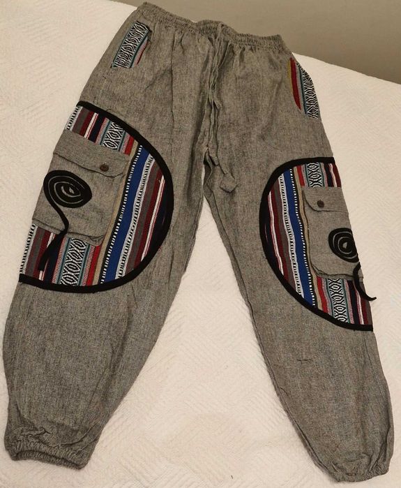 Calças bege e cinzentas com padrão de Algodão (Novos)
Origem: Nepal