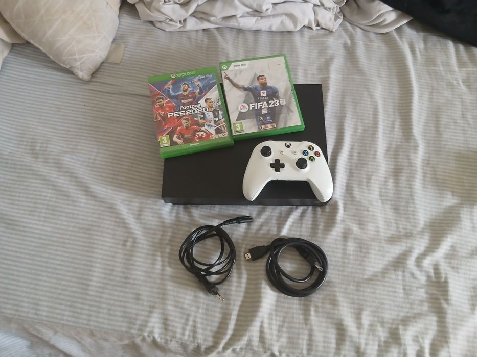 Xbox one x com 1TB