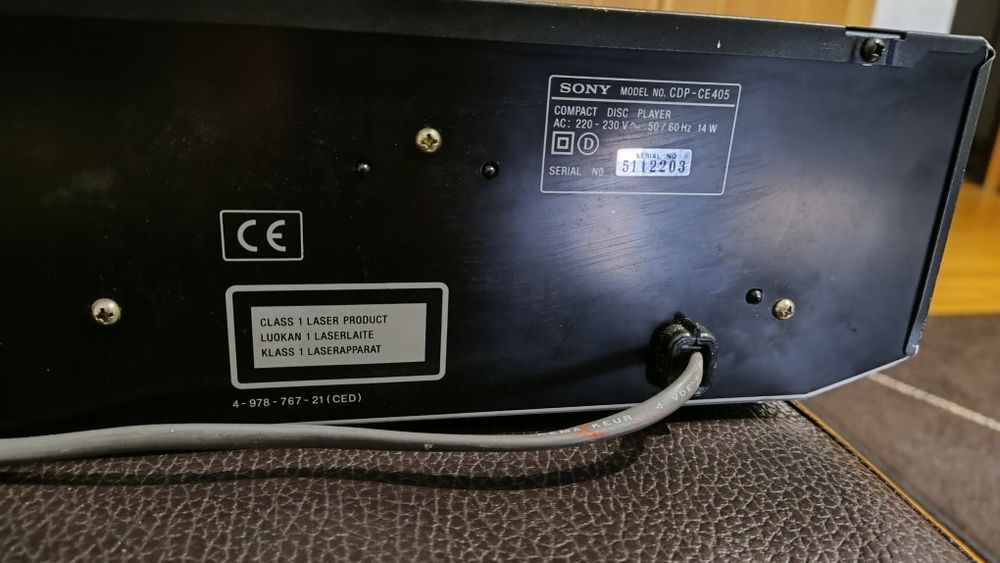 Leitor Sony CDP-CE405