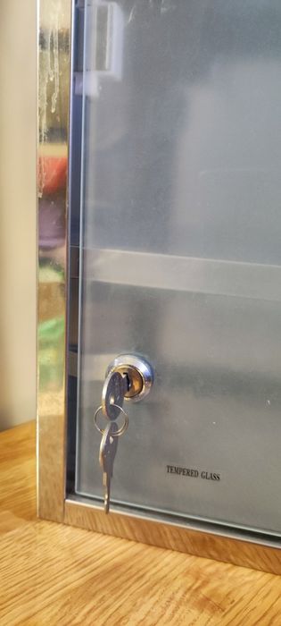 Armário inox para primeiros socorros