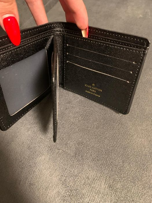 Sprzedam czarny portfel