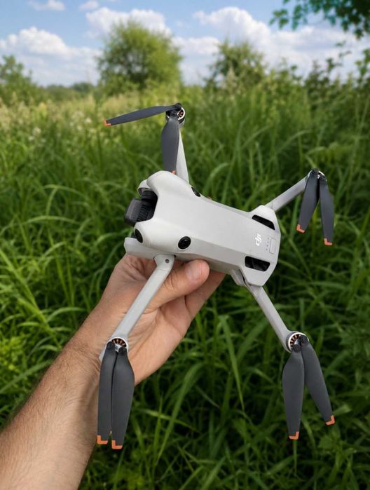 Квадрокоптер DJI Mini 4 Pro