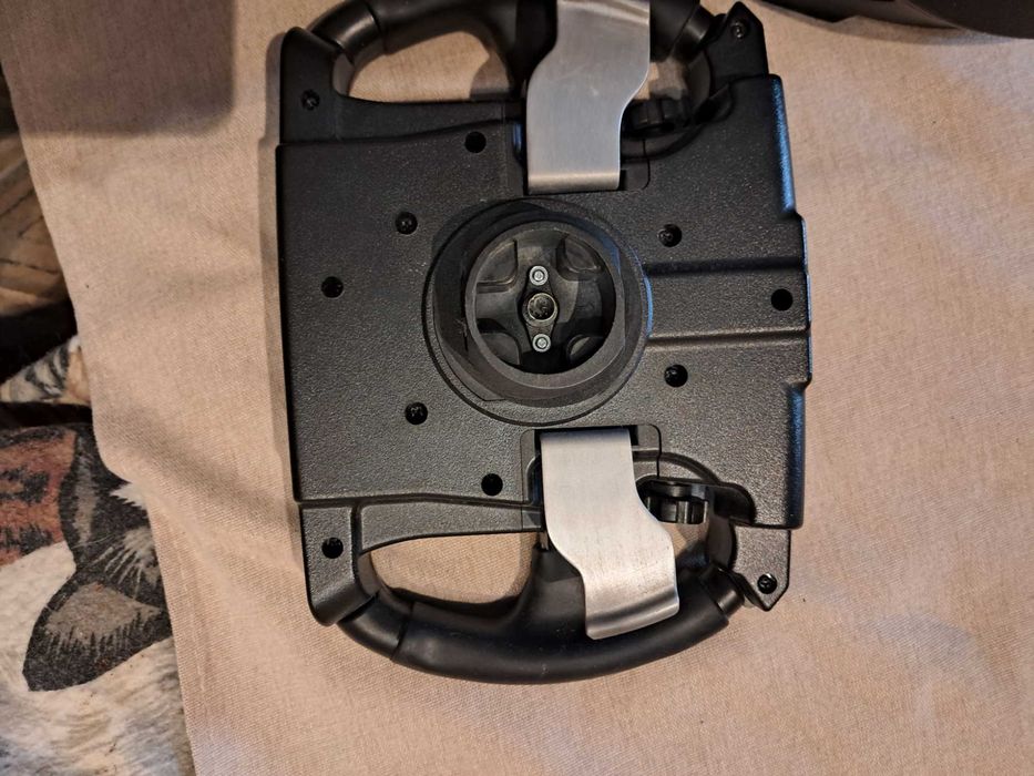Kit SimRacing Thrustmaster TX / T300 + Volante Ferrari F1 + Pedais T3PA