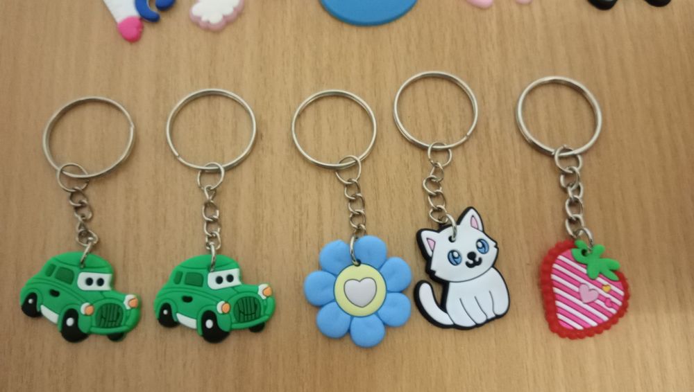 Breloczek do wyboru do koloru cena za sztukę 2  złote