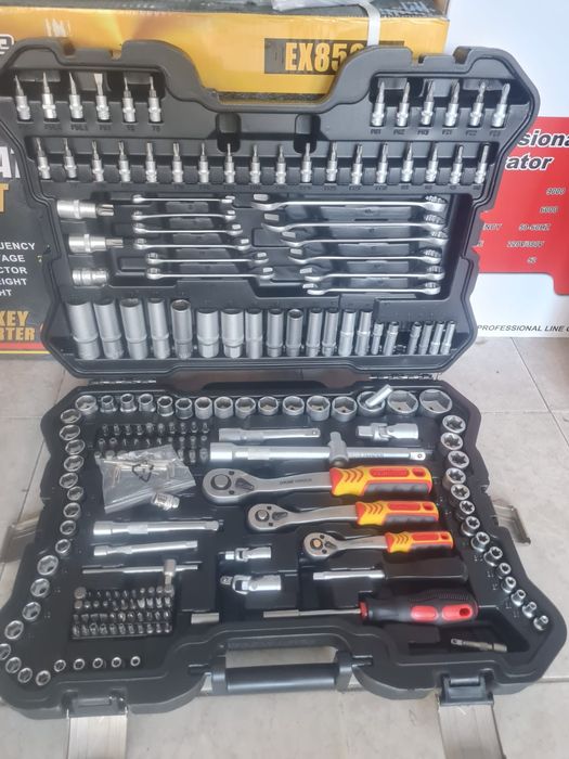 Mala de ferramenta com 215 peças novo