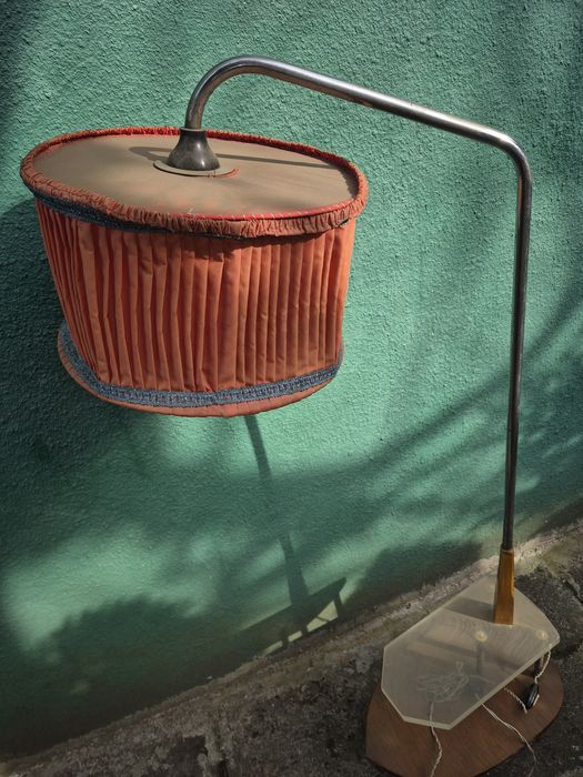 Stara lampa nocna PRL-u