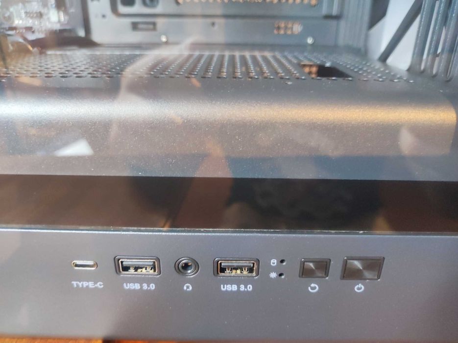 PC Gaming i7 8700 • RTX 3060 Ti • 16GB 2400MHz • 512GB NVMe • ARGB