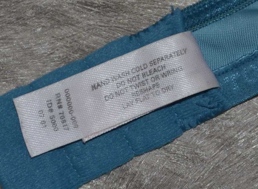 Шикарный веклюровый бюстгальтер Victoria's Secret (80C)