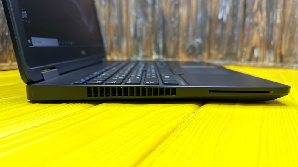 Недорогий Ноутбук Для Роботи і Навчання Dell Latitude E5570 /ГАРАНТІЯ