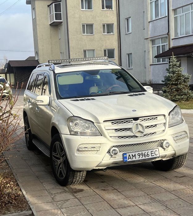 Aвтомобіль Mersedes GL  450 2010 рік 7 місць