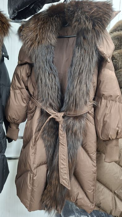 Płaszcz puchowy z brązowym lisem L,XL