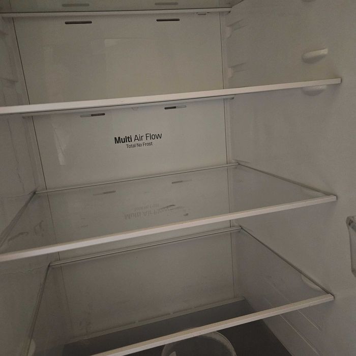 Lodówka LG prawie nowa