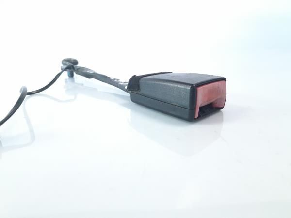 Encaixe de cinto frente direito FORD Fiesta VI (CB1, CCN)