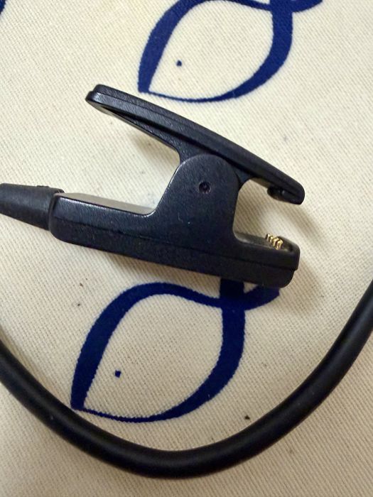 Vendo Cabo de dados/carregamento GARMIN de clipe, USB-A, em bom estado! Só 20€