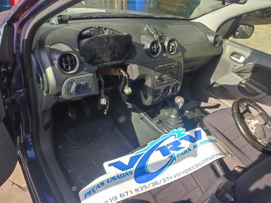 Ford Fiesta - Viatura para Peças