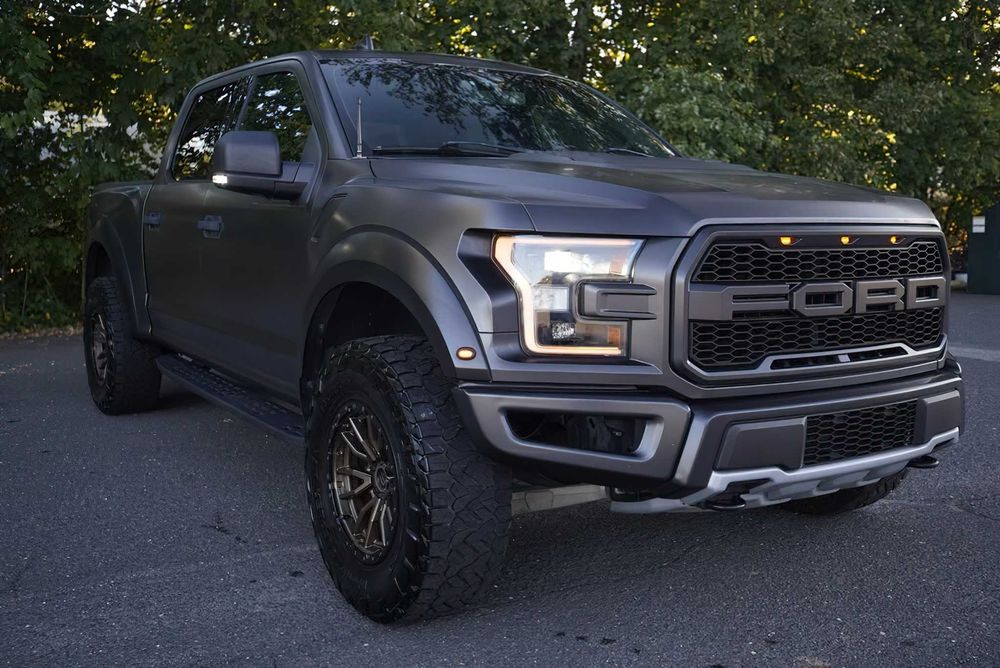 Ford F-150 Raptor SuperCrew      2019