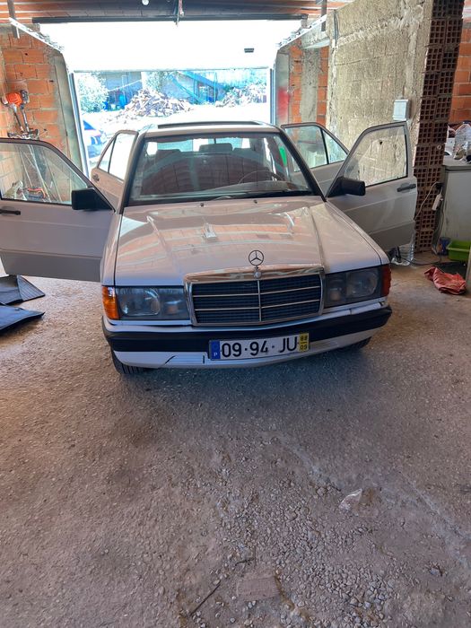 Mercedes 190d carro