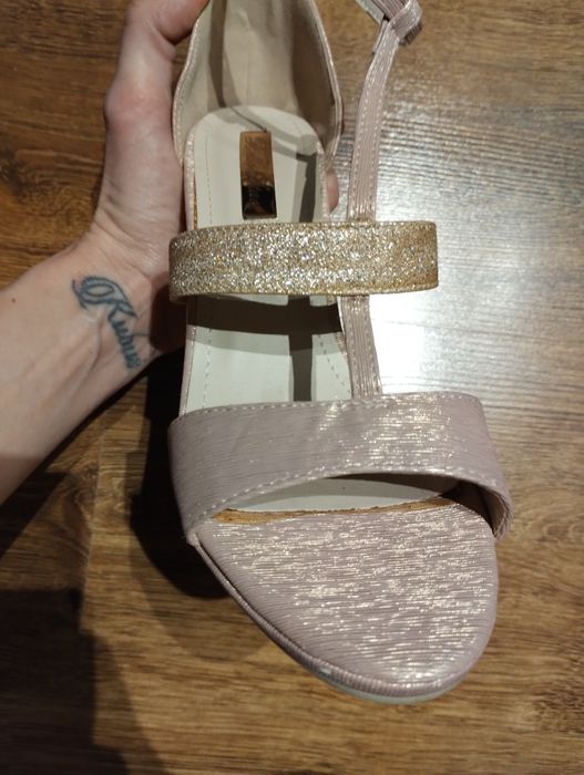 Sandałki damskie szpilki błyszczące paski Bello Star rozm 38