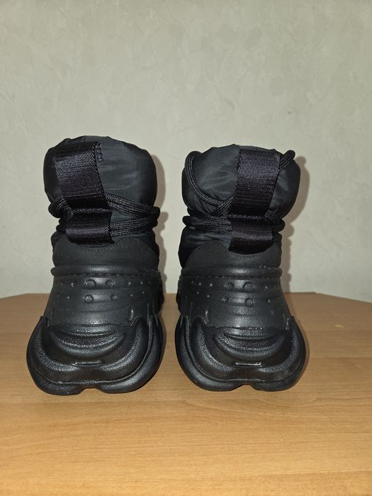 Продам зимові теплі  Crocs