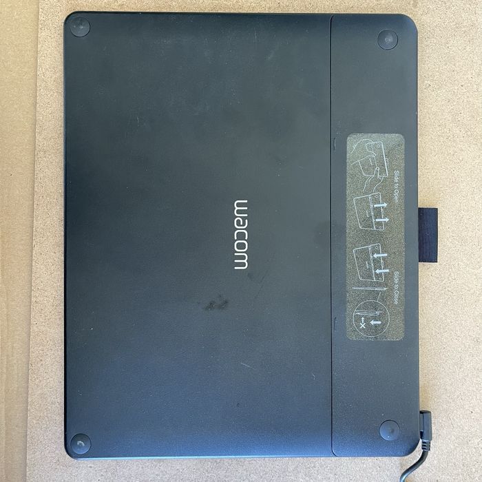 Графічний планшет Wacom Intuos CTH-690 Medium (перо + кабель)