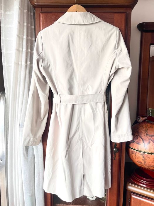 Damski płaszcz  beżowy w bardzo dobrym stanie.