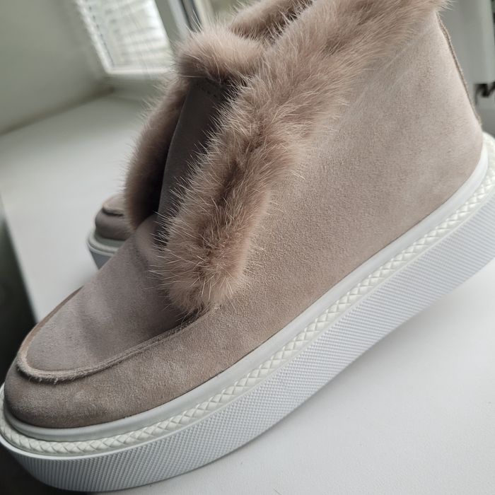 Продам  новый замша