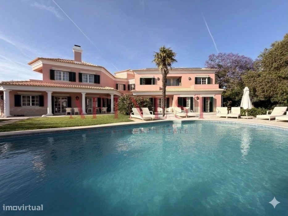 Uma Residência de Charme T8 com Alma Mediterrânica