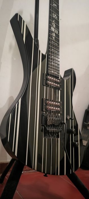 Schecter Synyster Gates Custom