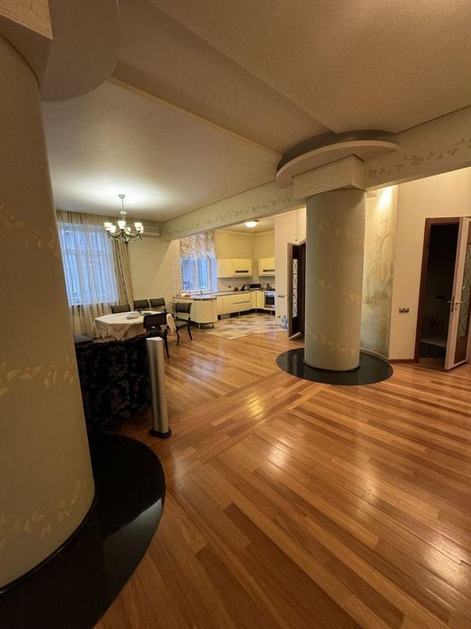 Продам 3-кім. квартиру центр вул. Сумська, 128, М Университет