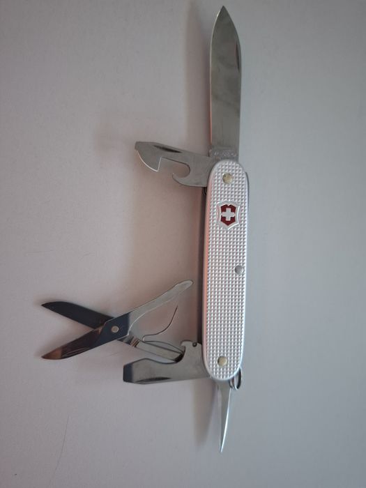 Canivete Suiço novo