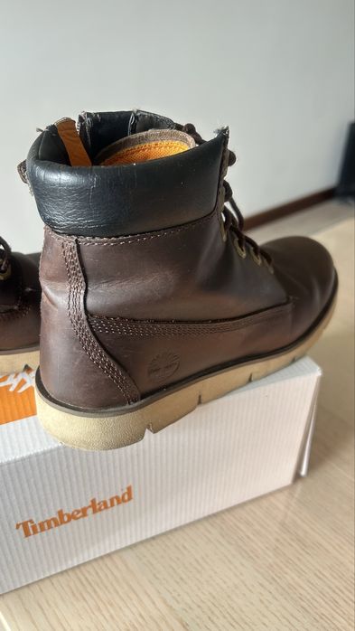 Bota Timberland em pele. Tamanho 35