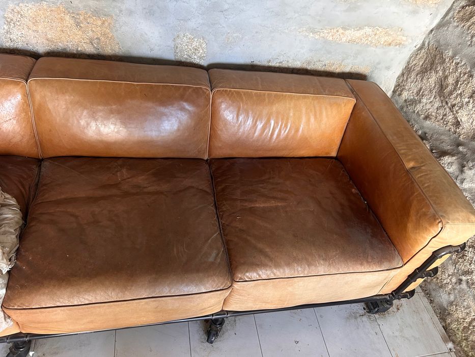 Sofá em pele FABRIC Maisons du monde para renovação