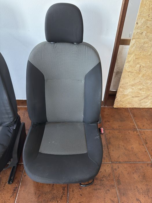 Bancos Dianteiros Dacia Dokker / Lodgy (2012 a 2021) - Par