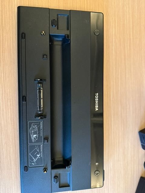 Portátil Toshiba i7 c/ Docking Station