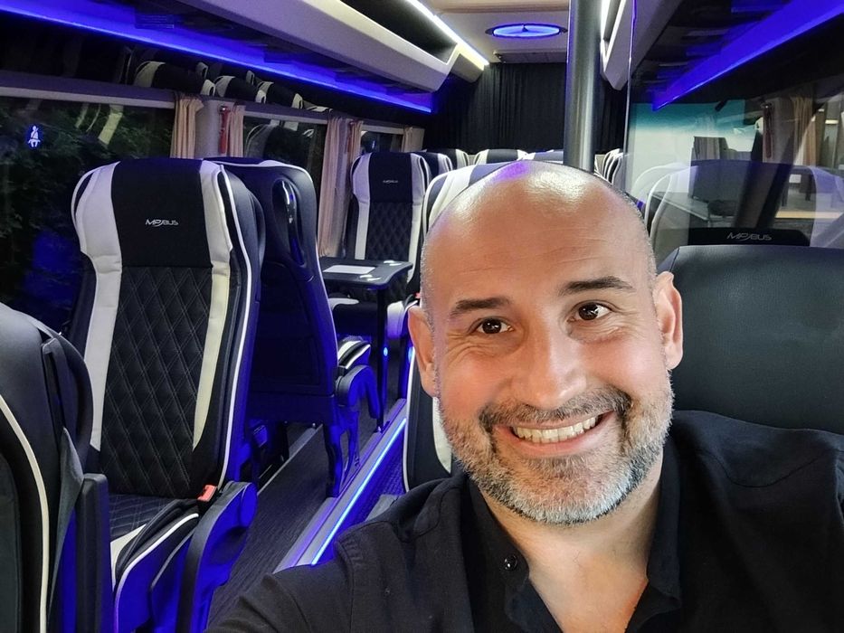 Wynajem busa z kierowcą, autobusu/ przewóz osób/ transfery.