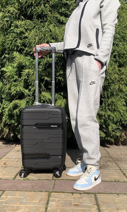 Валіза поліпропілен чемодан на чотири колеса (маленька) S