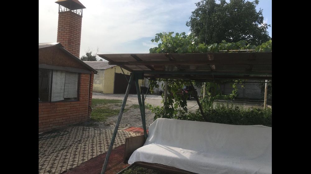 Дом  4 комнаты с бассейном